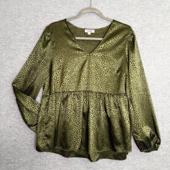 ANDREE BY UNIT Tops - Andree by Unit size Large in a rich olive satin with subtle animal print texture